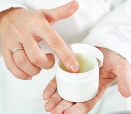 Najbardziej niedoceniany kosmetyk zimą? Maść