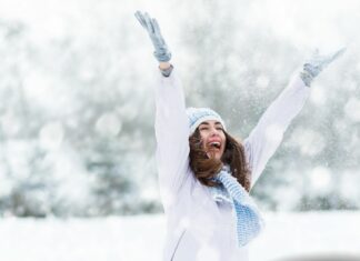 Skóra po świętach: 7 rzeczy, które pogarszają stan cery bardziej niż czekolada