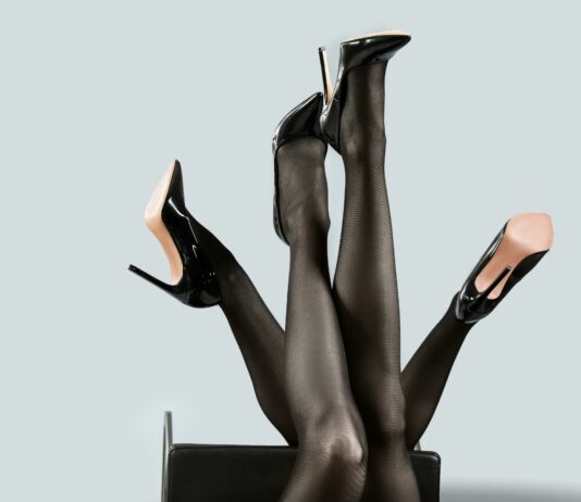 Rajstopy a skóra: jak nosić, żeby nie obcierały i nie szkodziły nogom