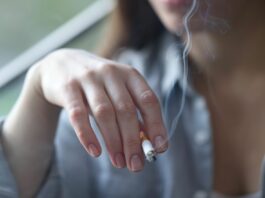 Palenie a skóra: co naprawdę dzieje się z cerą po odstawieniu nikotyny