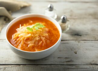 Młoda kapusta to hit wiosny – wspiera jelita i poprawia wygląd skóry