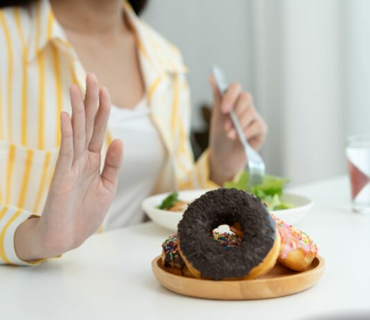 Dlaczego tyjesz mimo deficytu? Najczęstsze błędy, które psują efekty