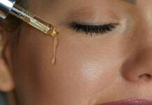 Oczyszczanie olejkiem – czy zapycha? Fakty i mity o demakijażu OCM