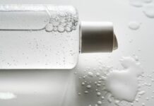 Toniki złuszczające – jak stosować bez niszczenia skóry