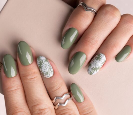 Wiosenny manicure – inspiracje