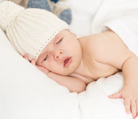 Kontrowersyjne ćwiczenia dla niemowlaków – baby joga