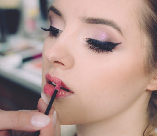 Trendy w makijażu, na które powinnaś uważać!