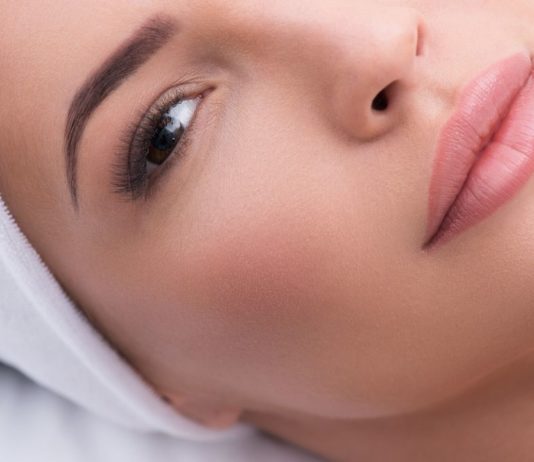 Jak malować brwi? 3 sposoby!