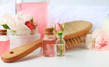 Woda różana-sprawdź dlaczego warto włączyć ją do swojej pielęgnacji!