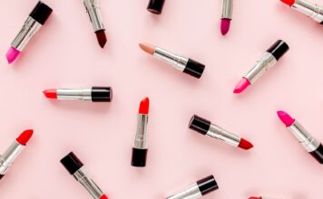 Szminka konta błyszczyk!