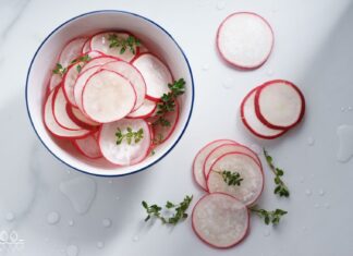 Piękna skóra z rzodkiewką! Dlaczego warto ją chrupać