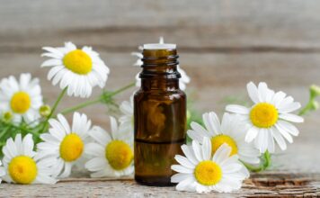 Najlepszy hydrolat do suchej skóry – nawilży, ukoi i przyjemnie schodzi