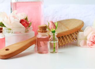 Woda różana – ukoi skórę i zwalczy trądzik