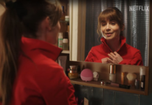 SPOTTED! Emily Cooper odkrywa sekret swojej pięknej skóry w najnowszym sezonie “Emily w Paryżu” – FOREO LUNA 4 mini