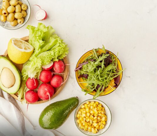 Produkty o niskiej gęstości energetycznej (GED) – co jeść aby schudnąć