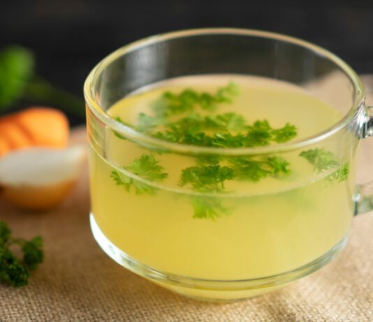 Zupa kolagenowa: domowy sposób na jędrną skórę