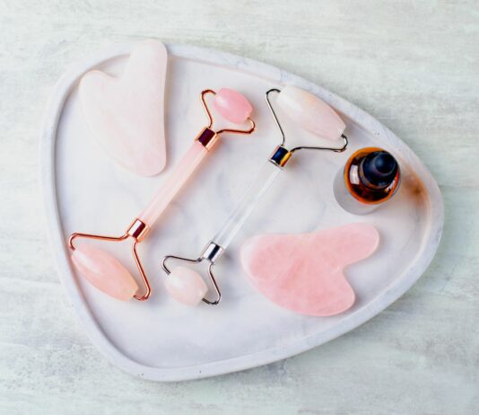 Masaż twarzy – prosty sposób na relaks i piękną skórę