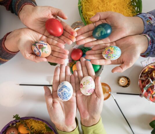 Pielęgnacja dłoni po malowaniu pisanek – zadbaj o skórę i paznokcie