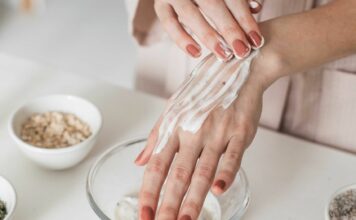 Domowy peeling do ciała – najlepsze przepisy na gładką skórę