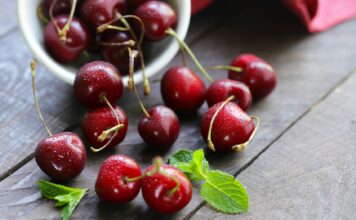 Czereśnie na zdrową cerę – naturalny sposób na glow i detoks latem