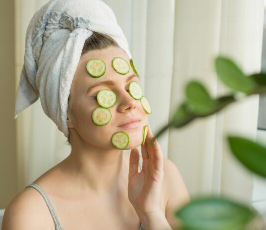 Kosmetyki z ogórkiem – naturalne ukojenie na lato. Dla jakiej cery?