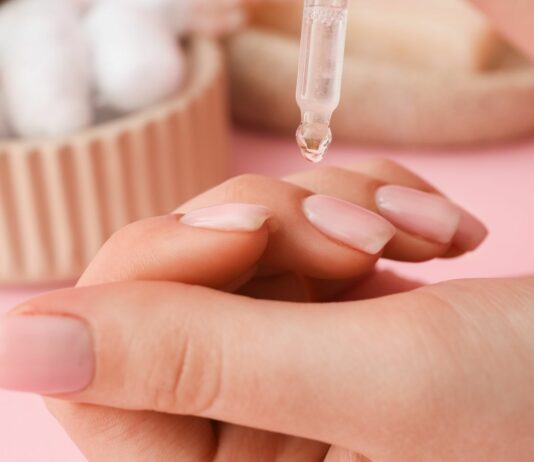 Naturalne olejki do pielęgnacji skórek i paznokci