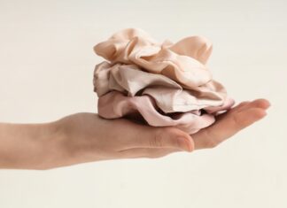 Silk Girl Era – dlaczego warto spać w jedwabnej opasce i na jedwabnej poduszce?