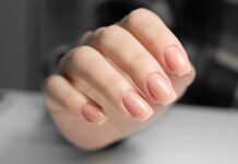 Paznokcie minimalistki – top 5 kolorów nude, które pasują każdemu
