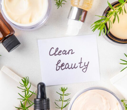 Skincare hacking – minimalistyczna pielęgnacja z TikToka: co naprawdę działa?