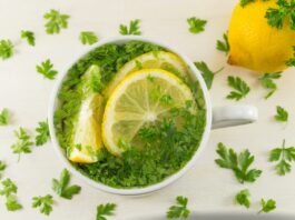Napój z pietruszki i cytryny – detoks, który robi też glow na skórze