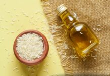 Japonki robią masaż olejkiem z ryżu. Efekt? Skóra jak porcelana bez makijażu