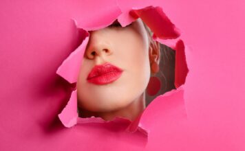 Tinty z efektem second skin – zero klejenia, maksimum koloru