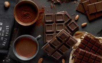 Dlaczego jesienią częściej mamy ochotę na czekoladę? Odpowiedź zaskakuje
