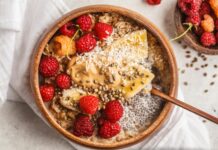 Najlepsze przepisy na owsianki, które smakują jak deser