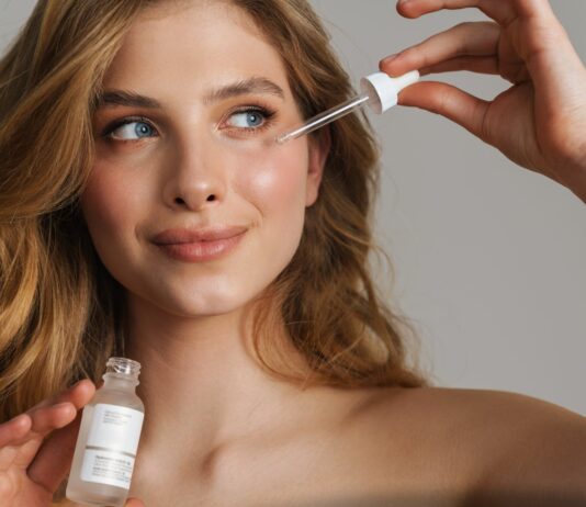 Najlepsze serum na przebarwienia – sprawdzone formuły z niacynamidem i kwasami