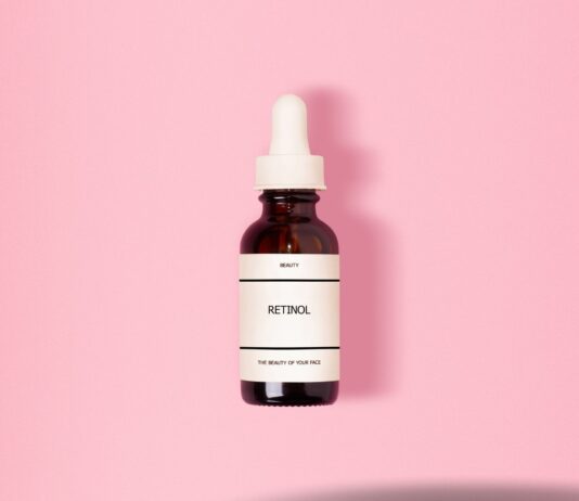 Dlaczego we wrześniu warto wprowadzić retinol i witaminę C