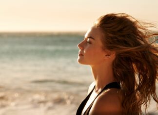 Jak ratować włosy po lecie – rytuały regeneracyjne z keratyną, olejkami i proteinami