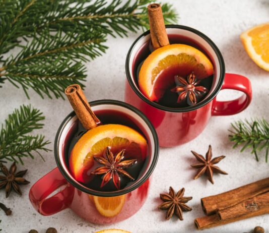 Grzana herbata idealna na chłodne wieczory — prosty przepis + warianty