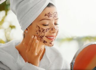 Weekend bez niedoskonałości: jak wyciszyć „hormonalne” zmiany