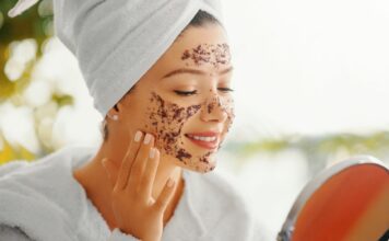 Weekend bez niedoskonałości: jak wyciszyć „hormonalne” zmiany