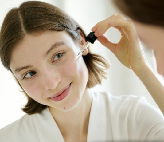 Mikrodawkowanie retinalu dla cer wrażliwych — plan na 6 tygodni