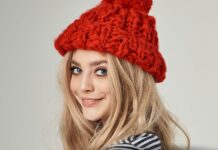 Jak dbać o włosy pod czapką? Fryzury, kosmetyki i patenty, które ratują objętość