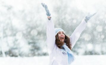 Skóra po świętach: 7 rzeczy, które pogarszają stan cery bardziej niż czekolada
