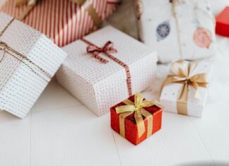 Prezentownik przed świętami: co podarować, żeby naprawdę sprawić przyjemność