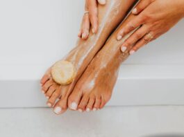 Suche stopy vs potliwe stopy: dwie różne rutyny, jeden częsty błąd