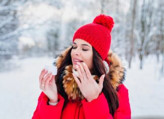 Zimowy trądzik? Tak, to możliwe. Dlaczego skóra jednocześnie się przesusza i „zapycha”
