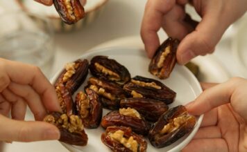 Kortyzol vs insulina – czemu wieczorem „ciągnie na słodkie”?