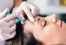 Dlaczego w 2026 roku wybieramy biostymulację zamiast wypełniaczy?