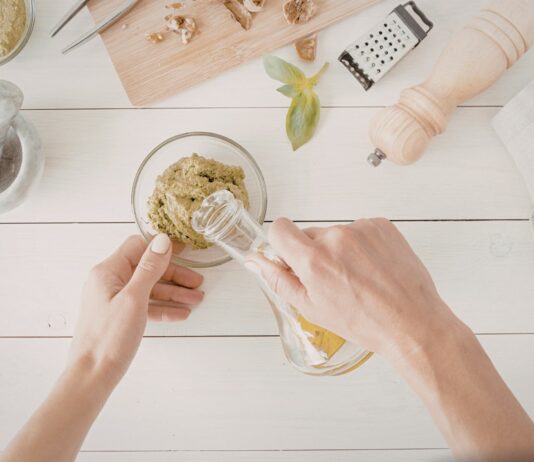 Przebarwienia posłoneczne – jak je usunąć domowymi sposobami?