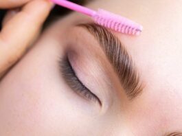 Laminacja brwi i rzęs – co naprawdę robi z włosem
